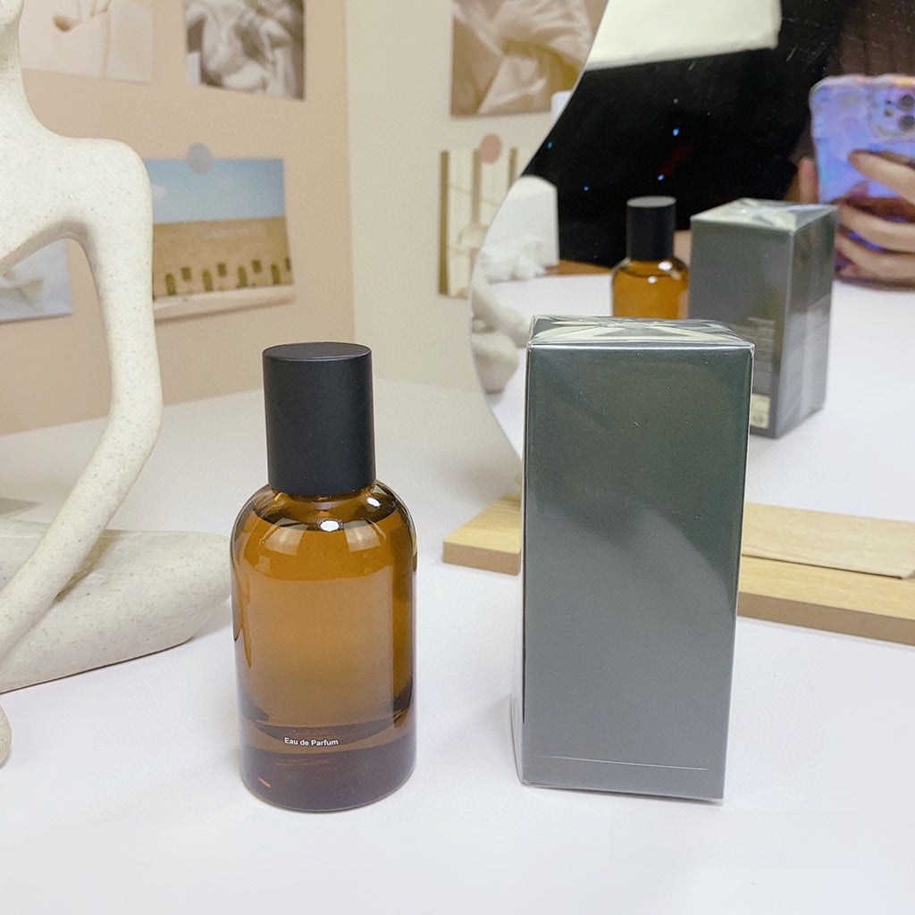 Wood-tone perfume
